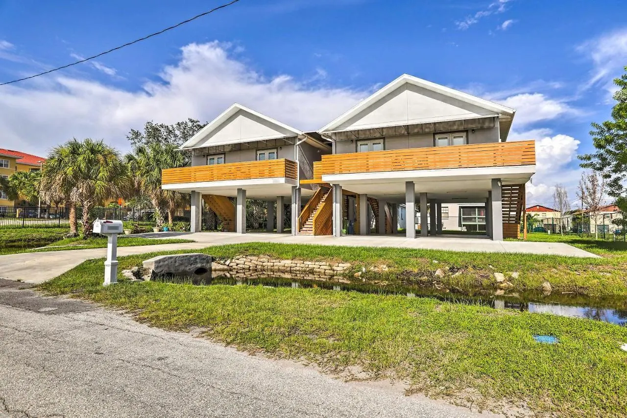 Family-Friendly Tampa Home Less Than 3 Mi To Ocean!